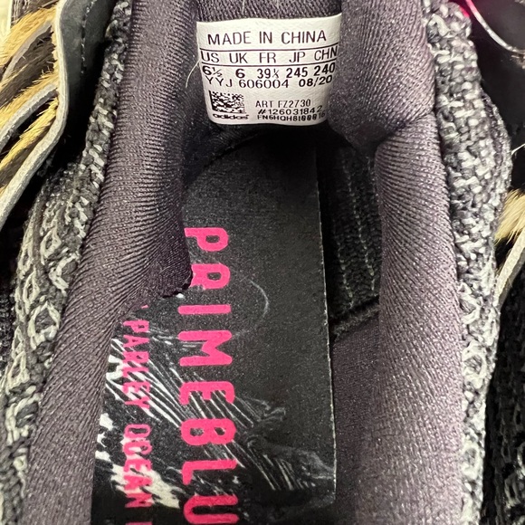 Adidas Ultra Boost DNA in Zebra - Picture 8 of 8